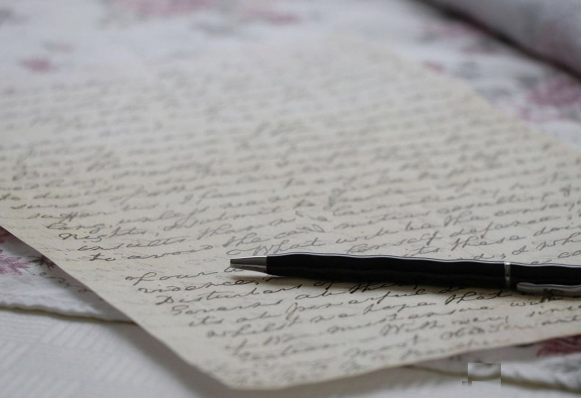 Umschlag mit Adresse in Kalligraphie